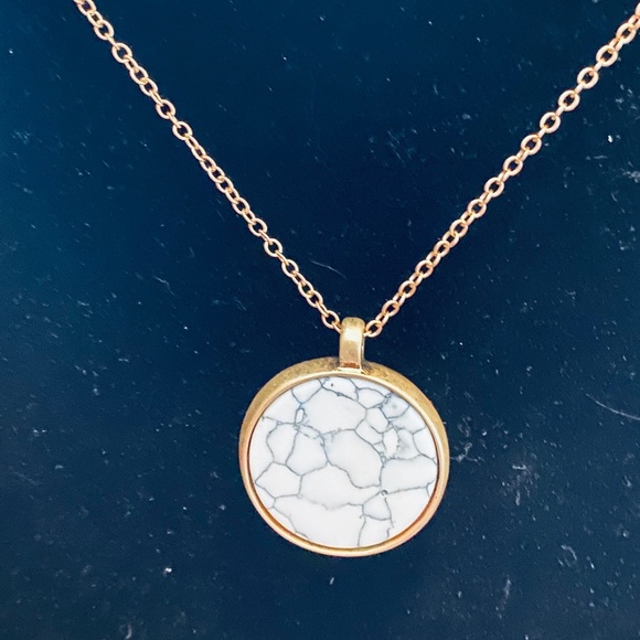 🆕Reversible Necklace- Black/White - Picture 3 of 3